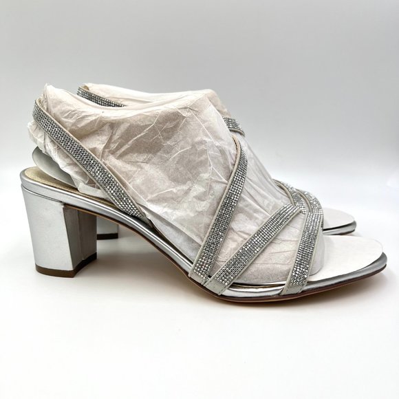 naturalizer wide width shoes